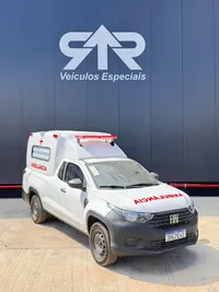 Ambulância sobre pickup Fiat Strada, foto 2, transformado pela R&R Veículos Especiais
