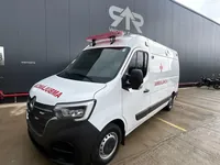 Ambulância sobre Renault Master, foto 2, transformado pela R&R Veículos Especiais