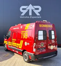 Viatura de bombeiros sobre Renault Master, foto 3, transformado pela R&R Veículos Especiais